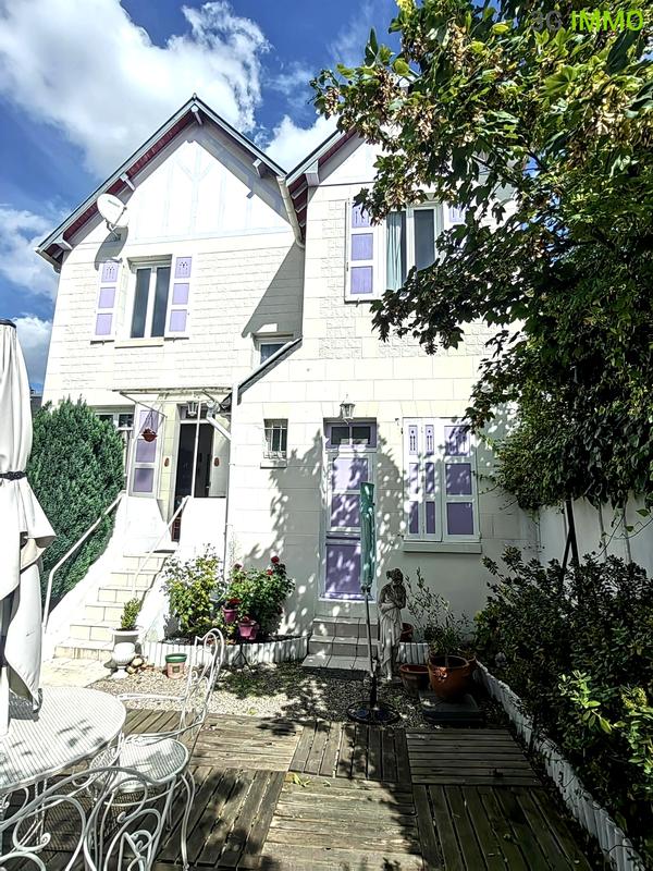 Maison - 95 m² - 5 pièces