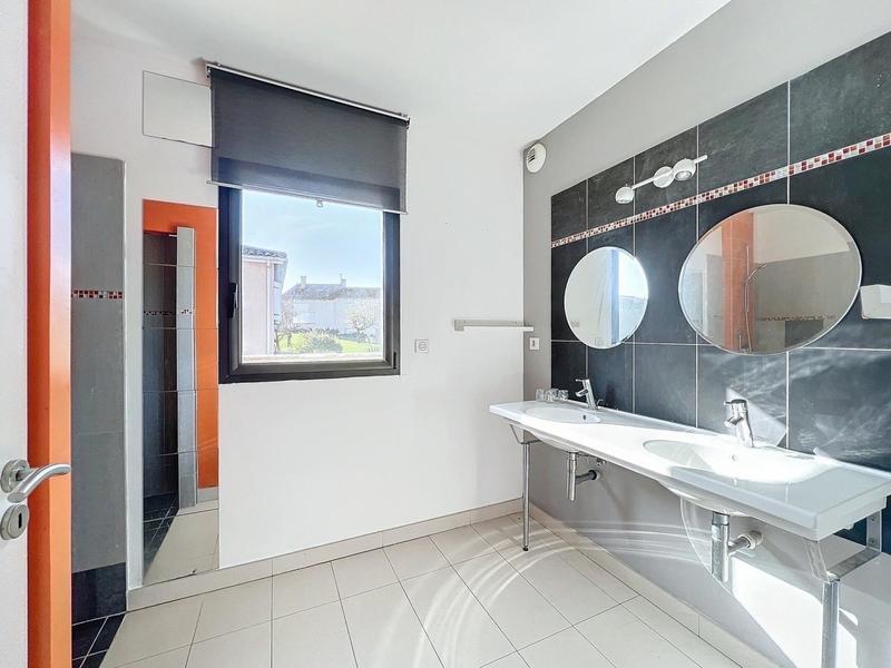 Maison - 169 m² - 5 pièces