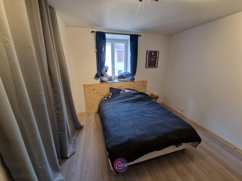 Maison - 168 m² - 9 pièces