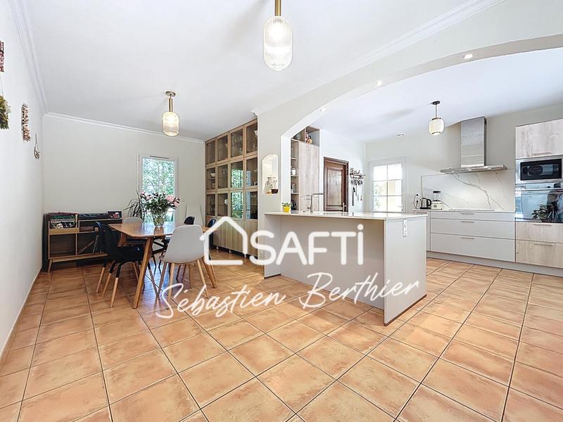 Maison de maîtres - 240 m² - 7 pièces