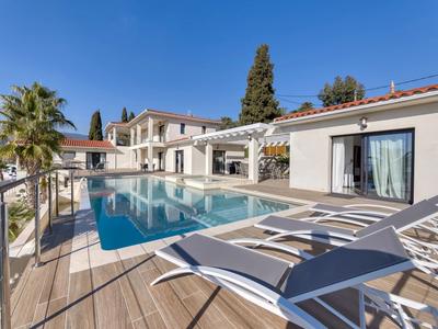 Villa - 280 m² - 7 pièces