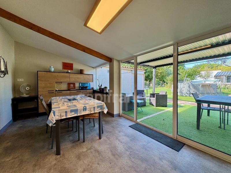 Maison - 180 m² - 6 pièces