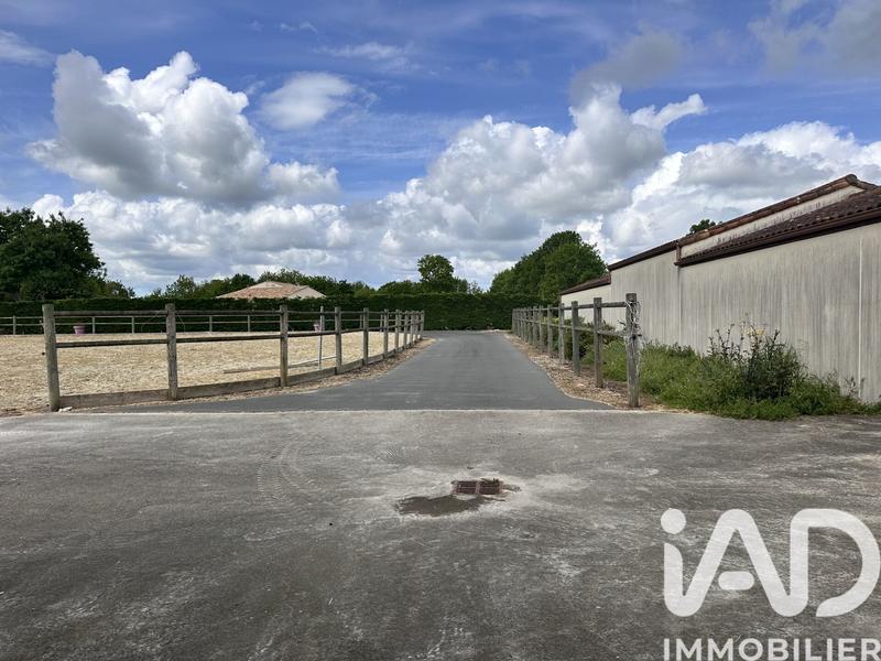 Maison - 470 m² - 13 pièces