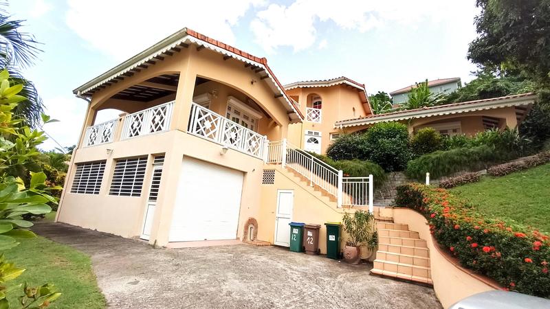 Maison - 270 m² - 6 pièces