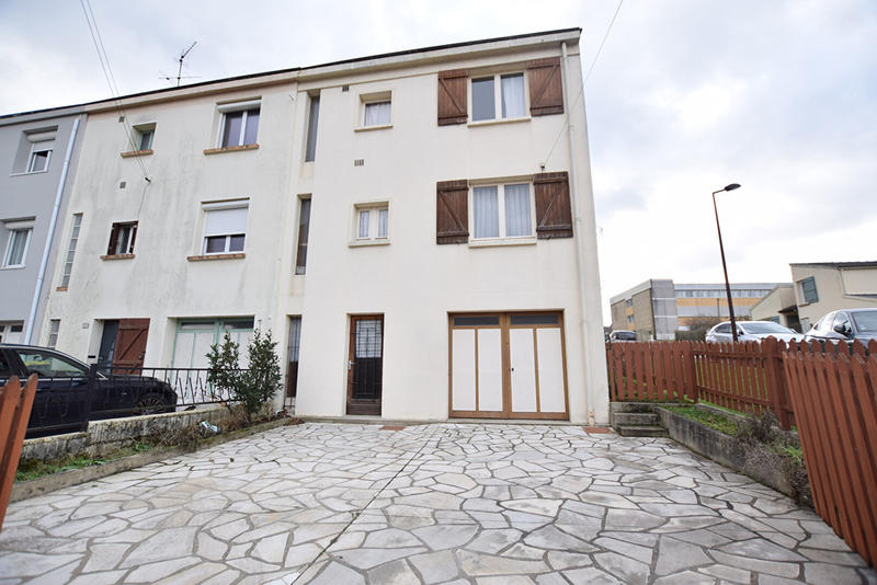 Maison - 84 m² - 4 pièces