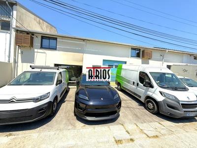 Local d'activité / Entrepôt - 285 m²