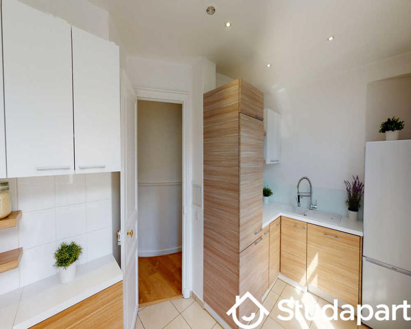 Chambre - 180 m² - 1 pièce