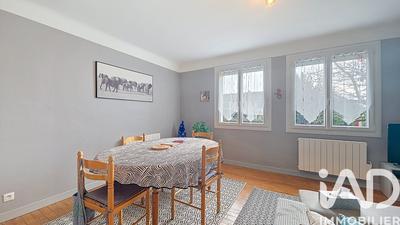 Maison - 80 m² - 5 pièces