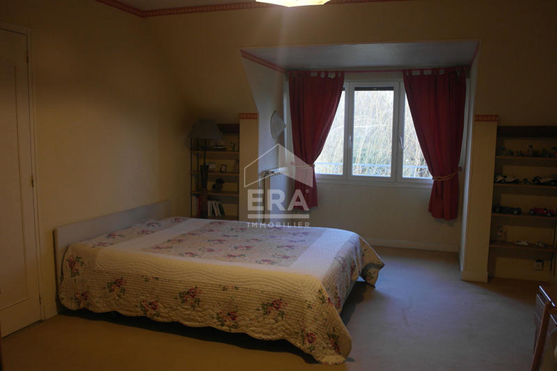 Maison - 227 m² - 9 pièces