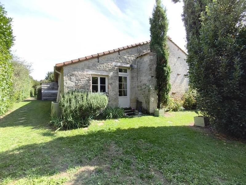 Maison ancienne - 434 m² - 10 pièces