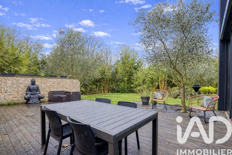 Maison de maîtres - 242 m² - 7 pièces