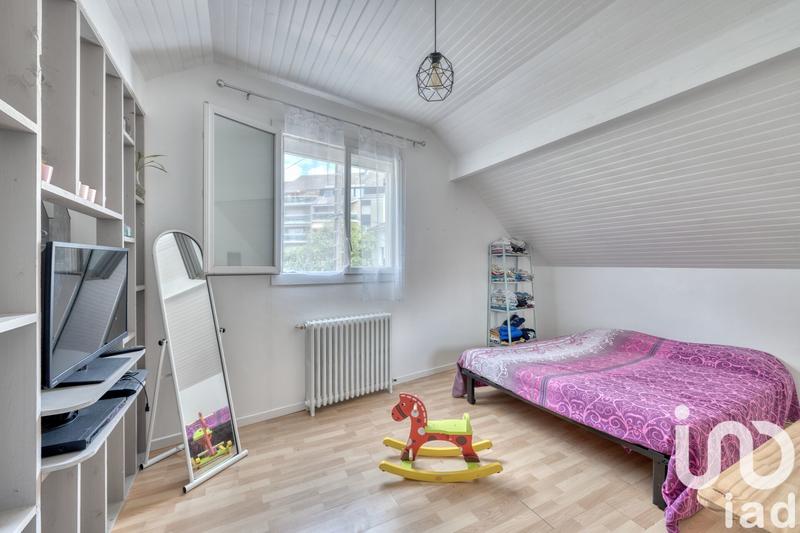 Maison - 210 m² - 8 pièces