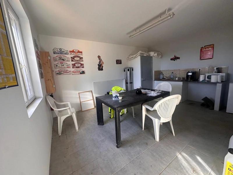 Local d'activités - 1 000 m²