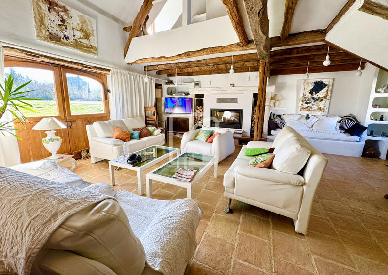 Maison - 290 m² - 11 pièces