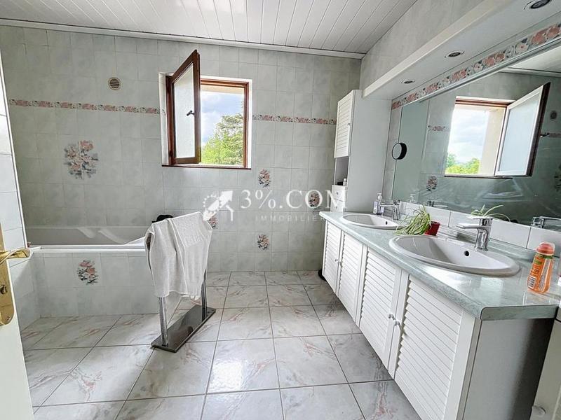 Maison - 268 m² - 11 pièces