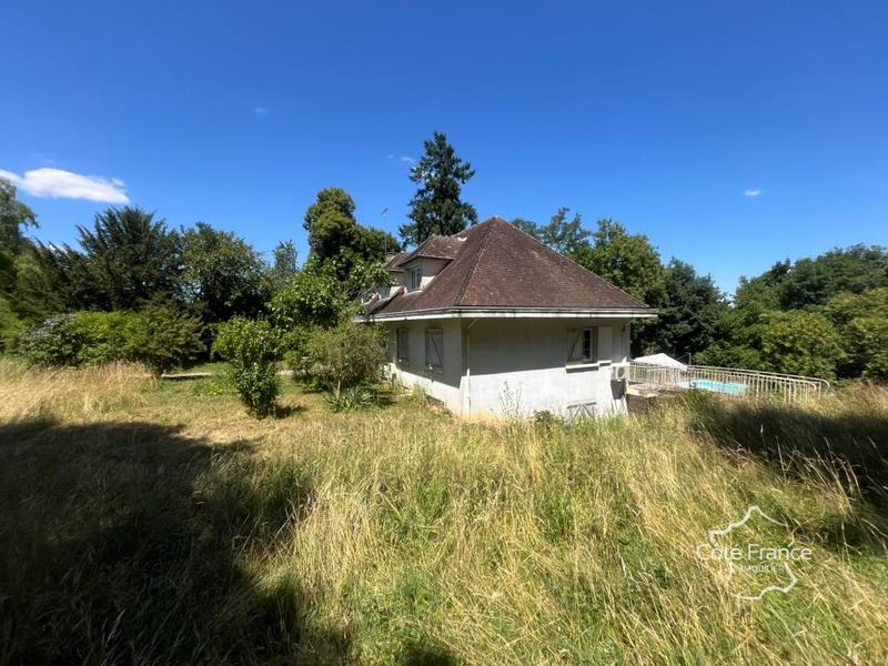 Propriété - 236 m² - 8 pièces