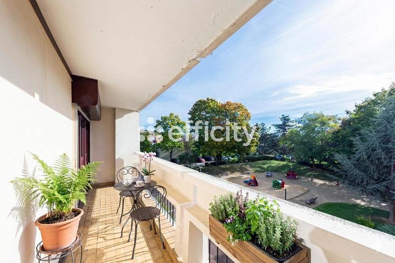 Appartement - 80 m² - 4 pièces