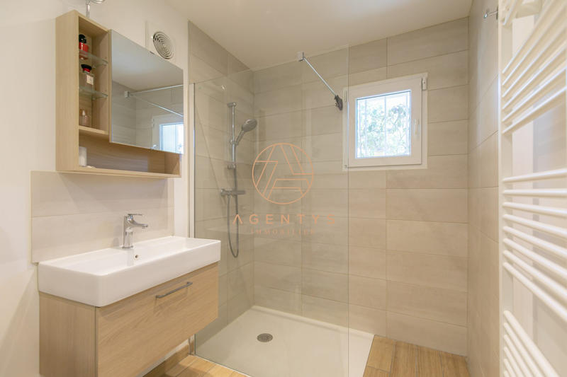 Maison - 97 m² - 5 pièces