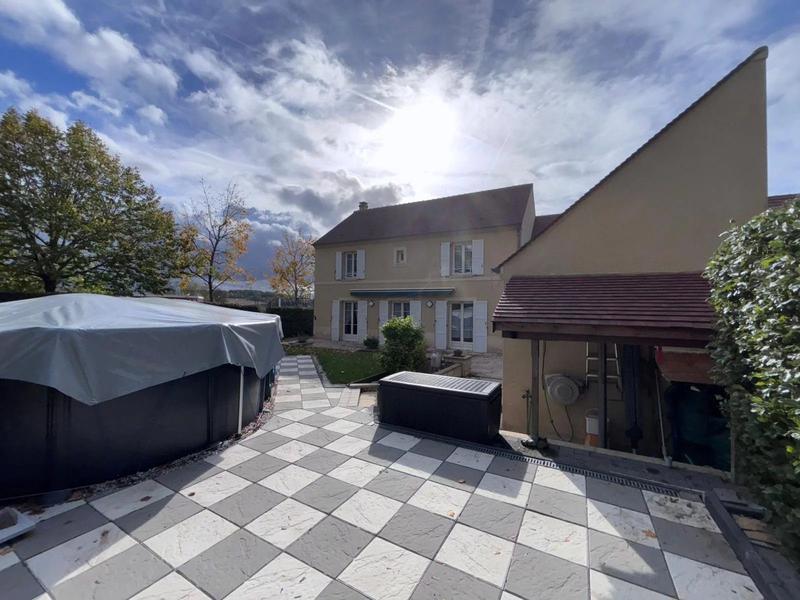 Maison - 197 m² - 8 pièces