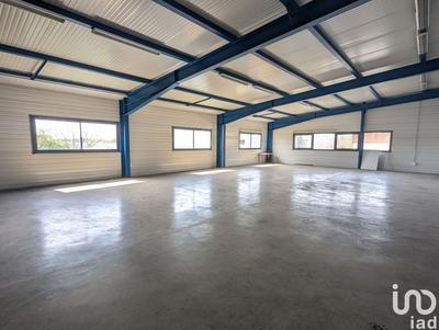 Local commercial - 1 200 m²