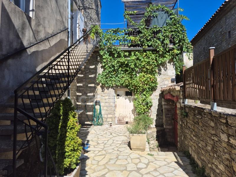 Maison en pierre - 100 m² - 4 pièces