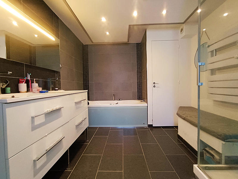 Maison - 165 m² - 7 pièces