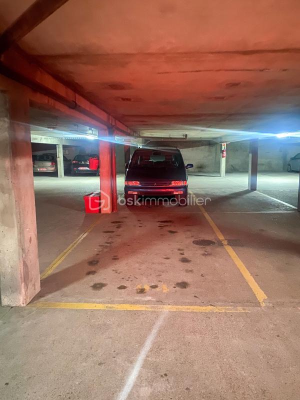 Parking / Garage - 10 m²