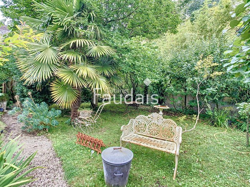 Maison - 250 m² - 8 pièces