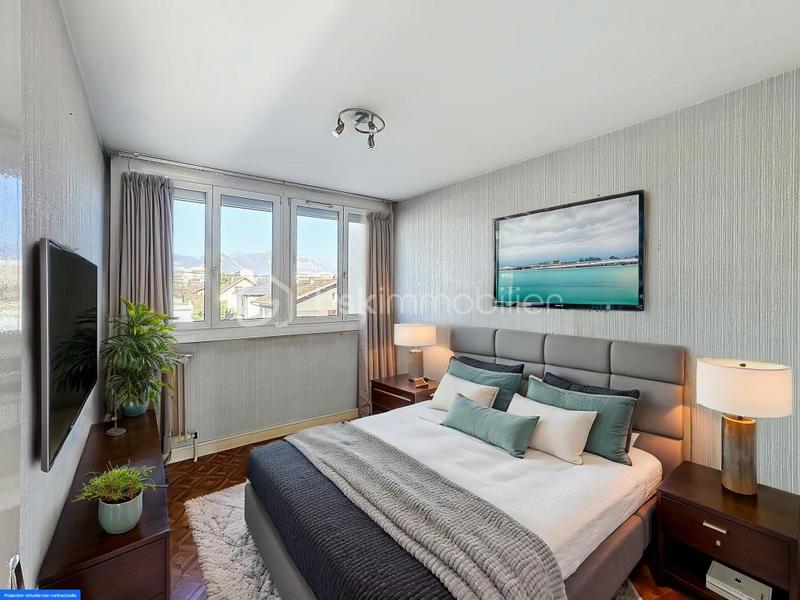 Appartement - 80 m² - 5 pièces