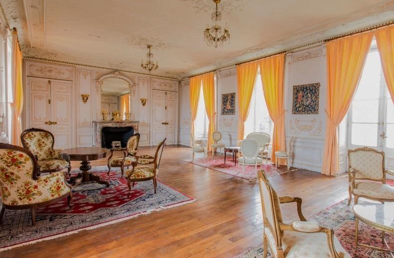 Manoir - 4 200 m² - 72 pièces