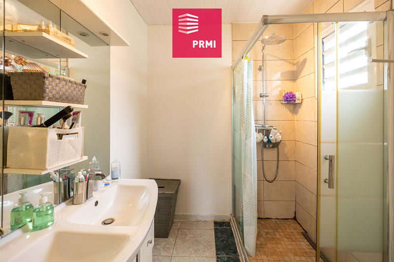 Maison - 218 m² - 8 pièces