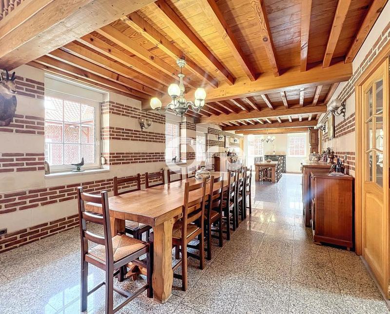 Maison - 317 m² - 7 pièces