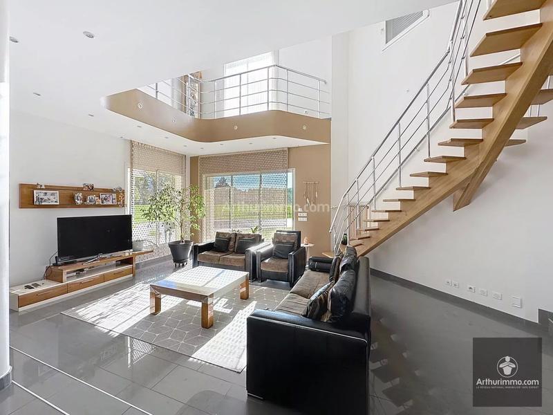 Maison - 200 m² - 9 pièces