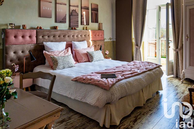 Maison - 680 m² - 18 pièces