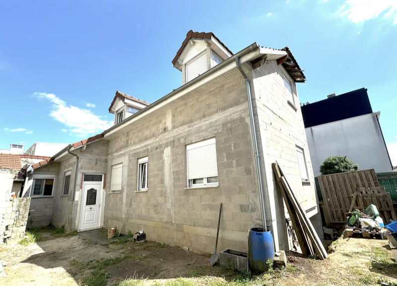 Maison - 140 m² - 5 pièces