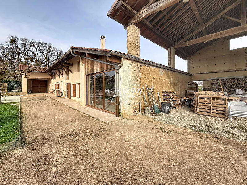 Maison ancienne - 206 m² - 8 pièces