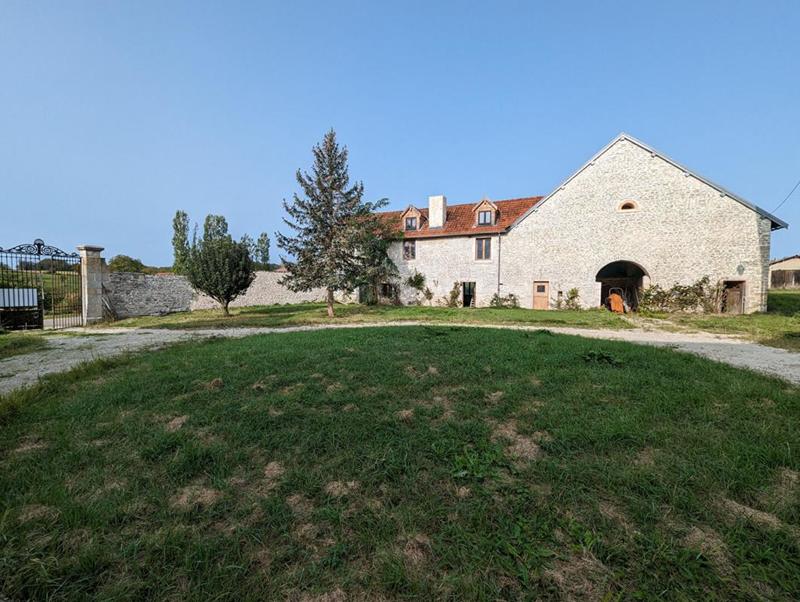 Château - 1 400 m² - 23 pièces