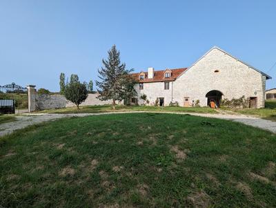 Château - 1 400 m² - 23 pièces
