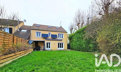 Maison - 138 m² - 8 pièces