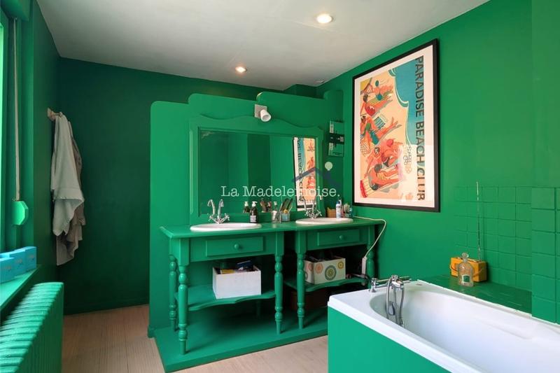 Maison - 181 m² - 6 pièces