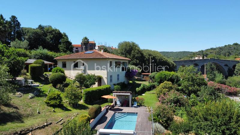 Villa - 197 m² - 7 pièces