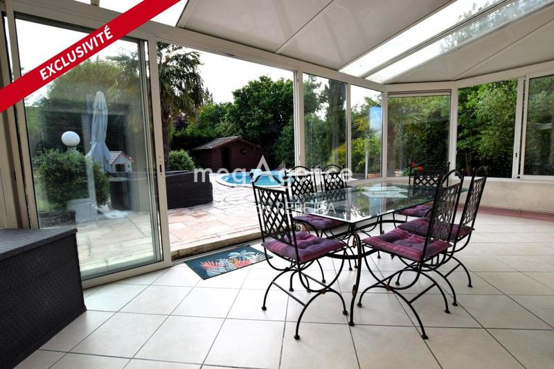 Maison - 182 m² - 8 pièces