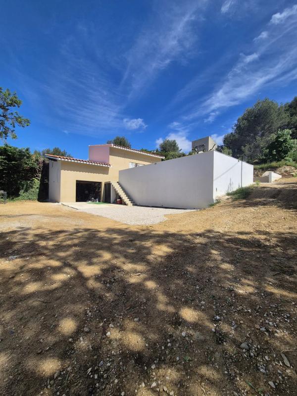 Maison - 105 m² - 4 pièces