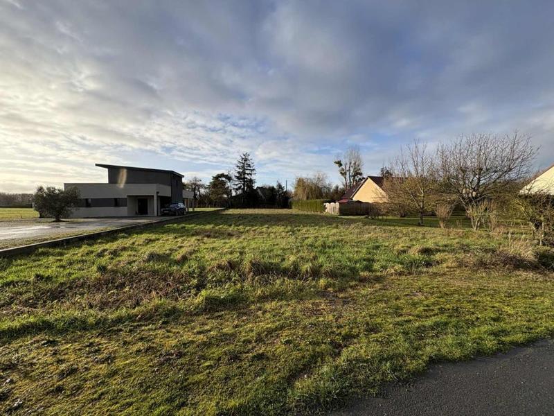 Terrain constructible - 1 423 m²