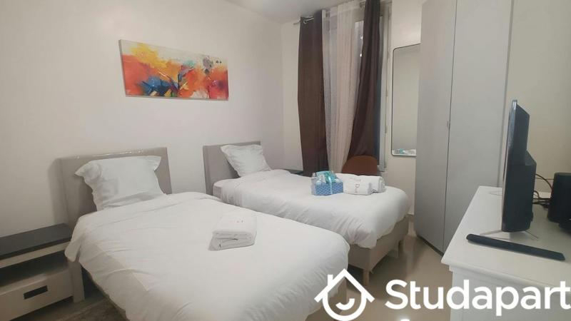 Chambre - 13 m² - 1 pièce