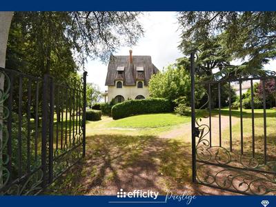 Maison - 450 m² - 16 pièces