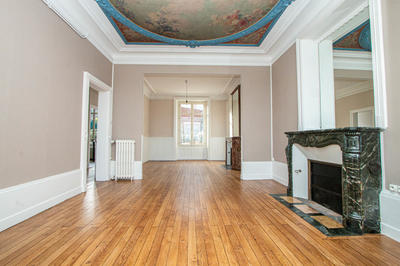 Maison - 204 m² - 8 pièces