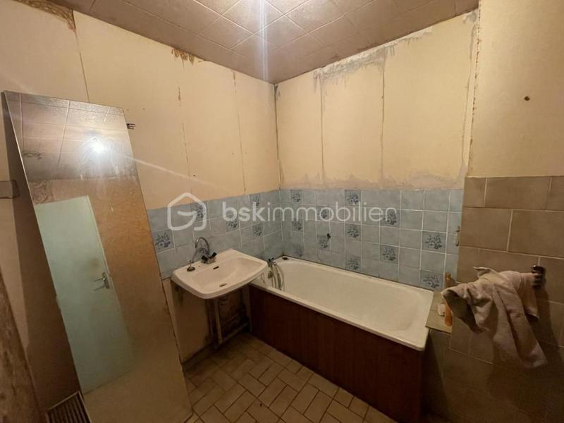 Maison traditionnelle - 83 m² - 5 pièces