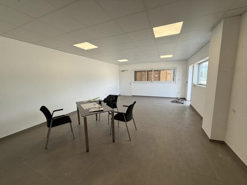 Local commercial - 937 m²