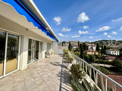 Appartement - 77 m² - 3 pièces